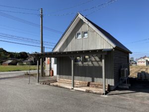 まるの小屋（作業場の事務所）