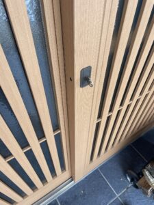 お助けマン。。スーツ着て？まつ毛も大切よ。