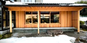 アルミ窓から木製窓にリホーム。